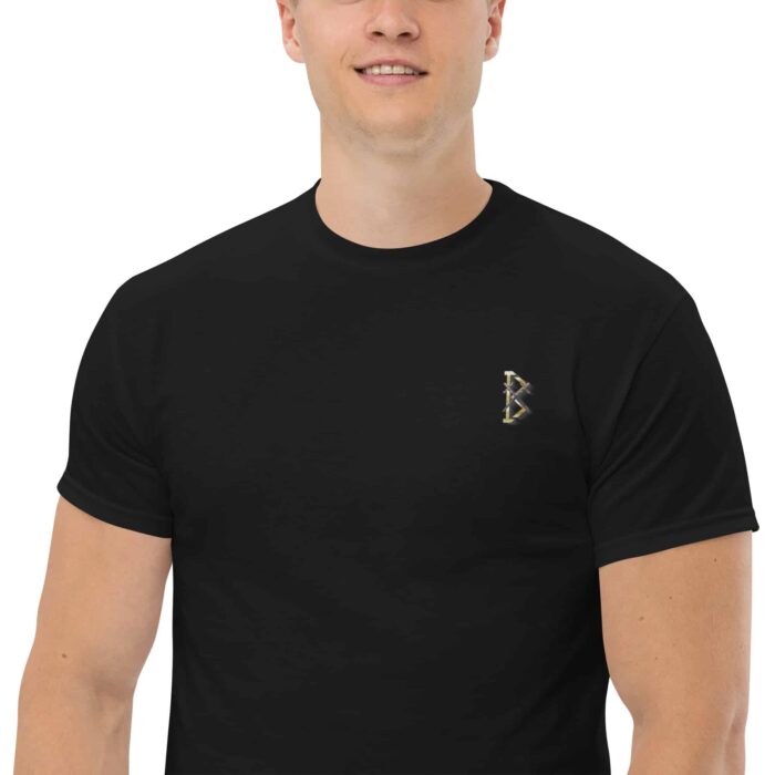 X Fashion Classic T-Shirt Herren Schwarz – Detailansicht Aufdruck vorne